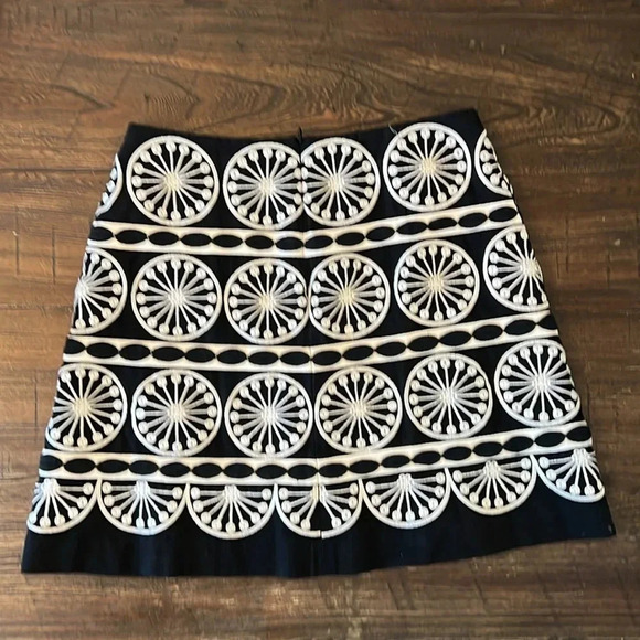 BODEN EMBROIDERED COTTON MINI SKIRT BLACK/WHITE SIZE 6P - Picture 4 of 7